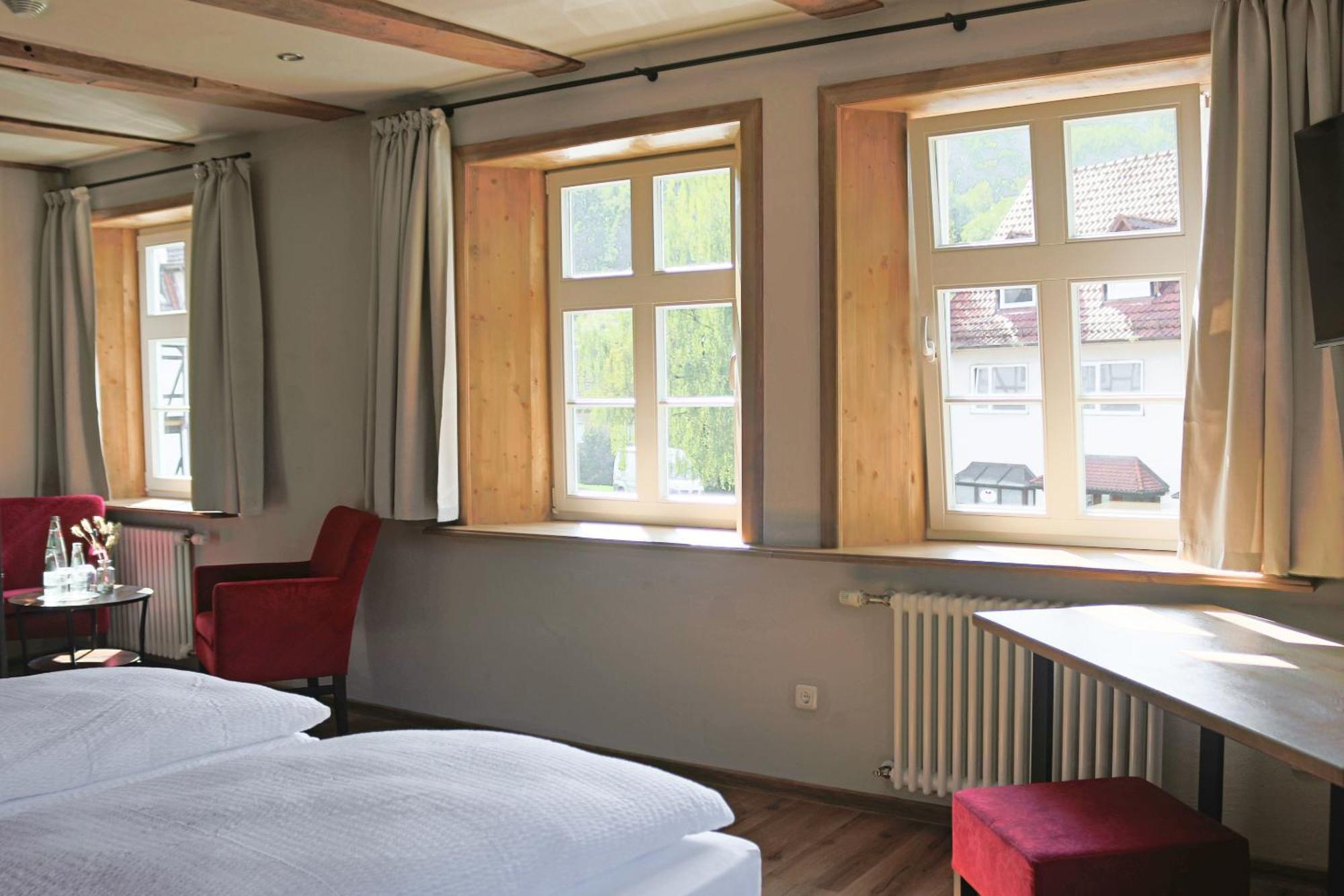 Landgasthof Koenig Von Preussen Helsa Buitenkant foto